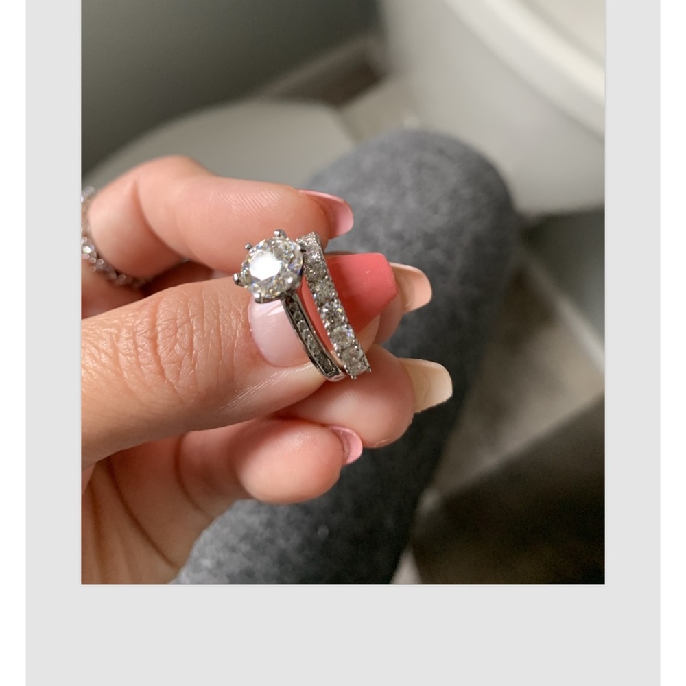 Lab Grown Elegant ring in 14kt white gold Ring 2.5 total carat weight - Picture 6 of 11